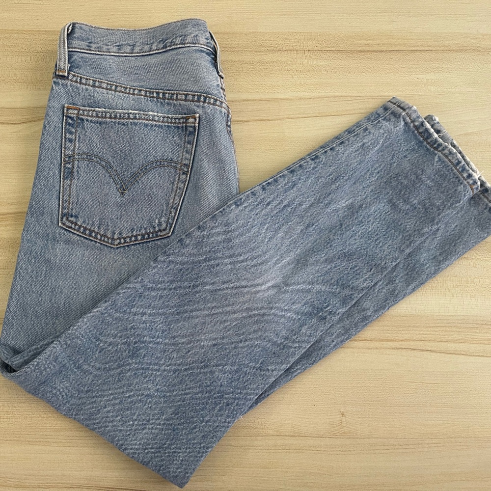 Light Washed 501s Levi’s Button Fly Distressed De… - image 8